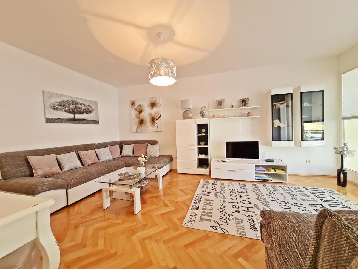 Beach Apartment Ivana オミシュ エクステリア 写真