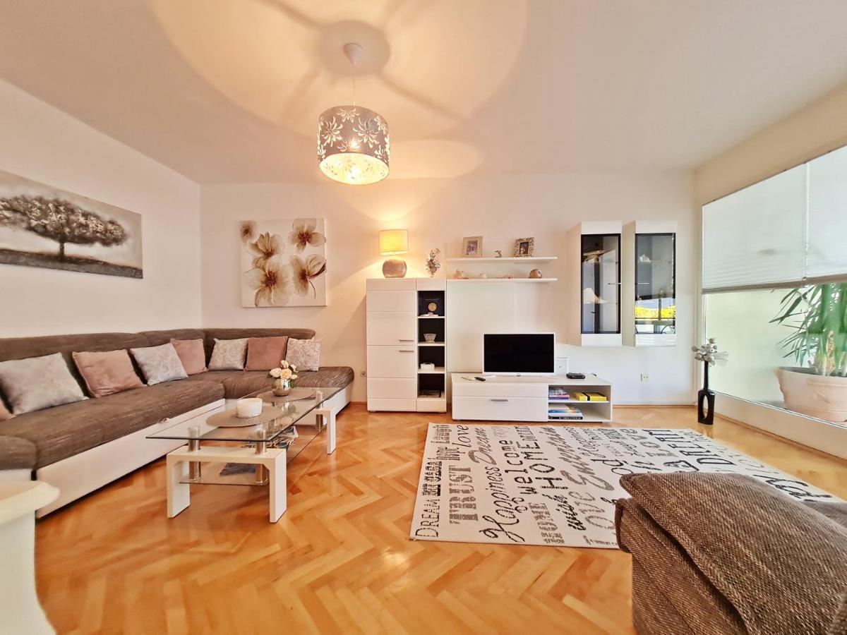 Beach Apartment Ivana オミシュ エクステリア 写真
