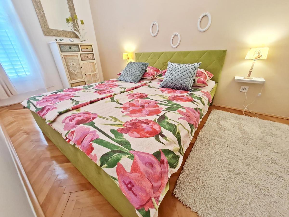 Beach Apartment Ivana オミシュ エクステリア 写真